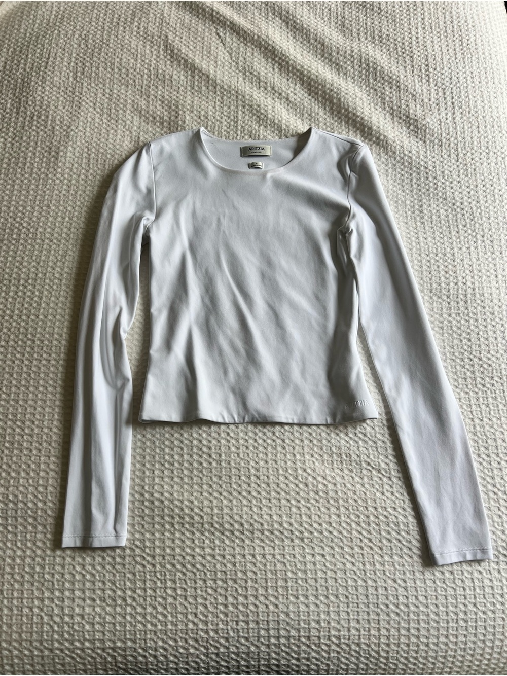 Aritzia White Long Sleeve Crewneck Top - Classic Fit